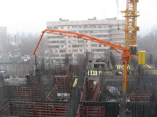 Hydraulic 28m Concrete Pump Placing Boom Automatically For Building