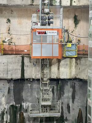 Good price Q345B Steel 1000kg Material Rack And Pinion Hoist Lift For Tunnel online