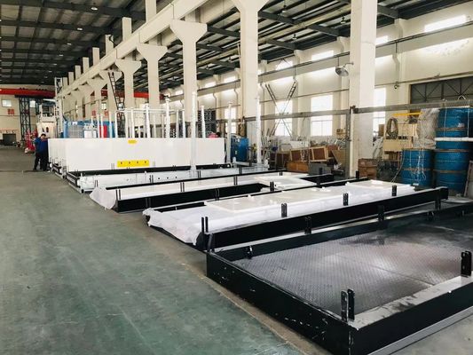 4.2m Width Material Loading Platform With Hot Galvanized Beam Bolts Chains For Construction Sites