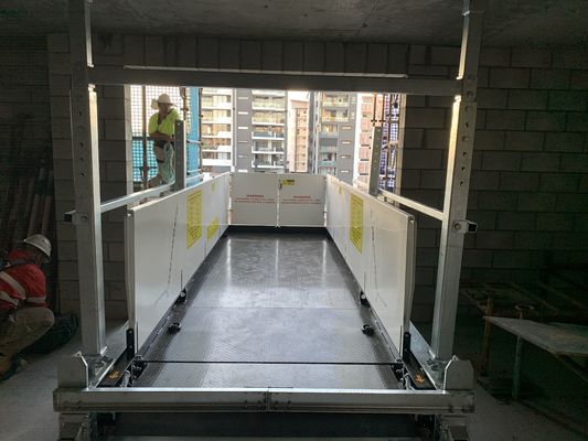 Movable 5.3m Construction Outrigger Platform For Material Loading