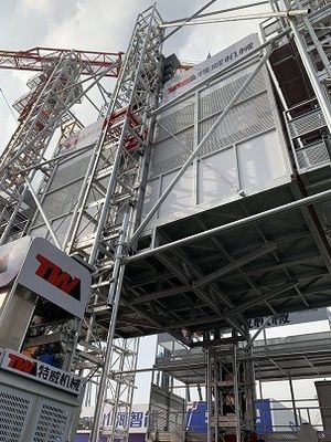 Twin Mast SC800 Building Site Hoist , 8Ton High Rise Material Hoist