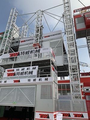 Twin Mast SCE500 Building Site Hoist For 30 Passenger heavy duty lifter/dual mast heavy duty hoist with big cage
