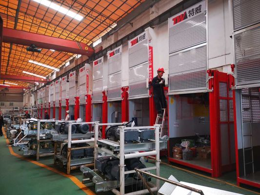 Auto Landing Inside 63m/Min Construction Hoist Elevator Rust Resistant