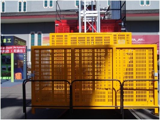 Hot Galvanized Mast 21m/Min 2000kg Rack And Pinion Construction Hoist For Material