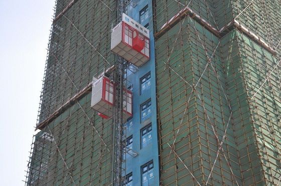VFD Control, hot dip galvanized 2000kg Construction building hoist , 0-40m/Min Passenger Material Hoist